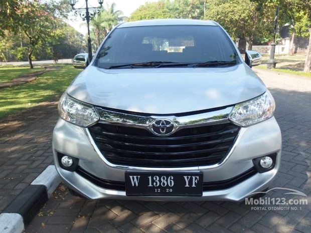 Toyota Mobil bekas  dijual di  Jember  Jawa timur Indonesia 
