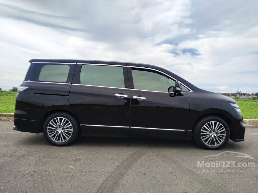 Nissan elgrand 2016