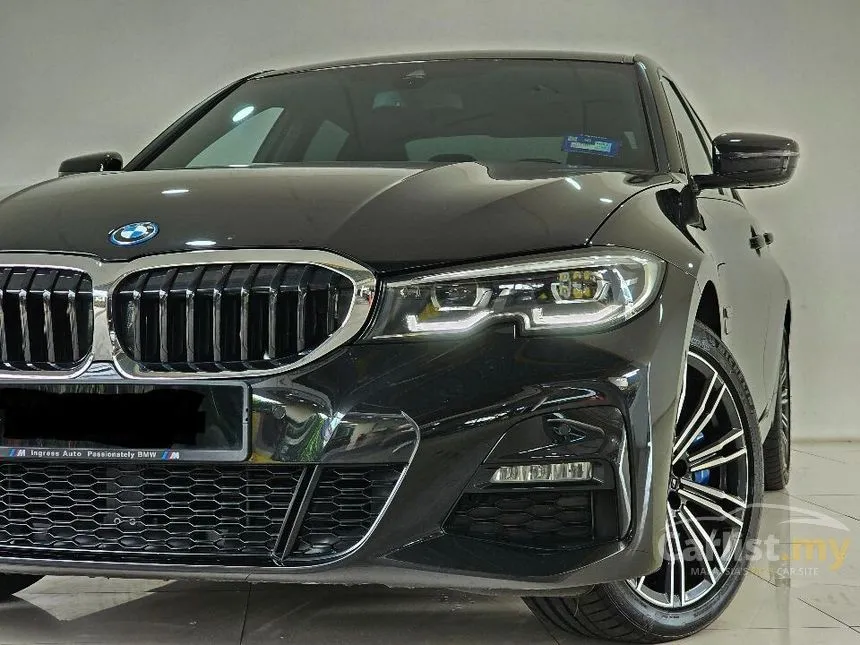 2022 BMW 330e M Sport Sedan