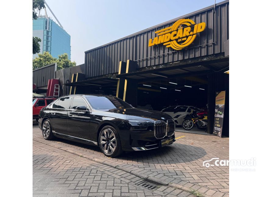 Jual Mobil BMW i7 2024 xDrive60 Gran Lusso di Banten Automatic Sedan ...