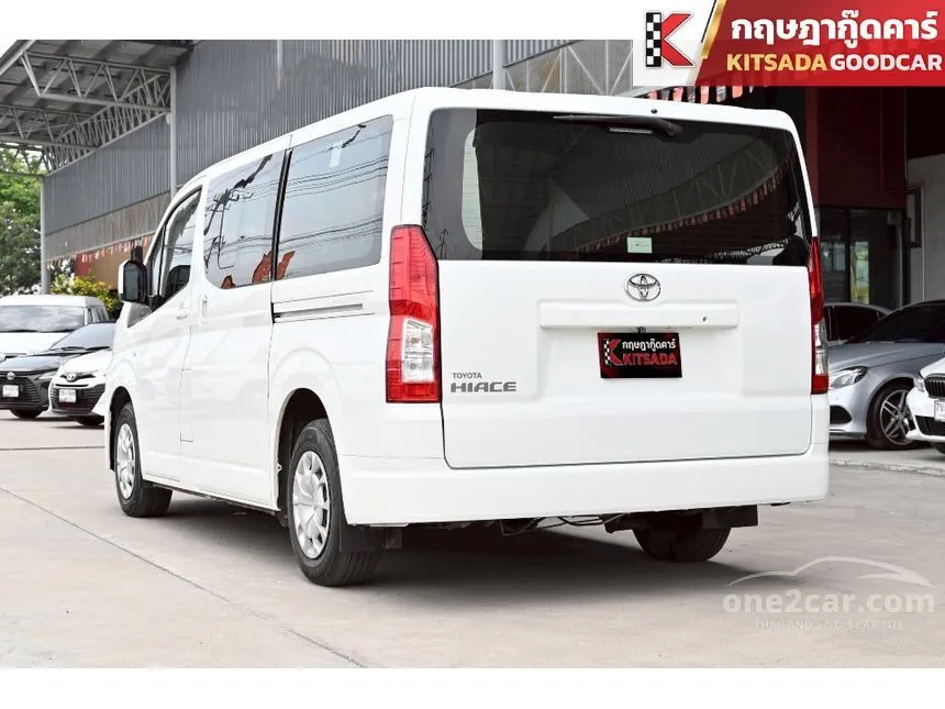2022 Toyota HIACE GL Van