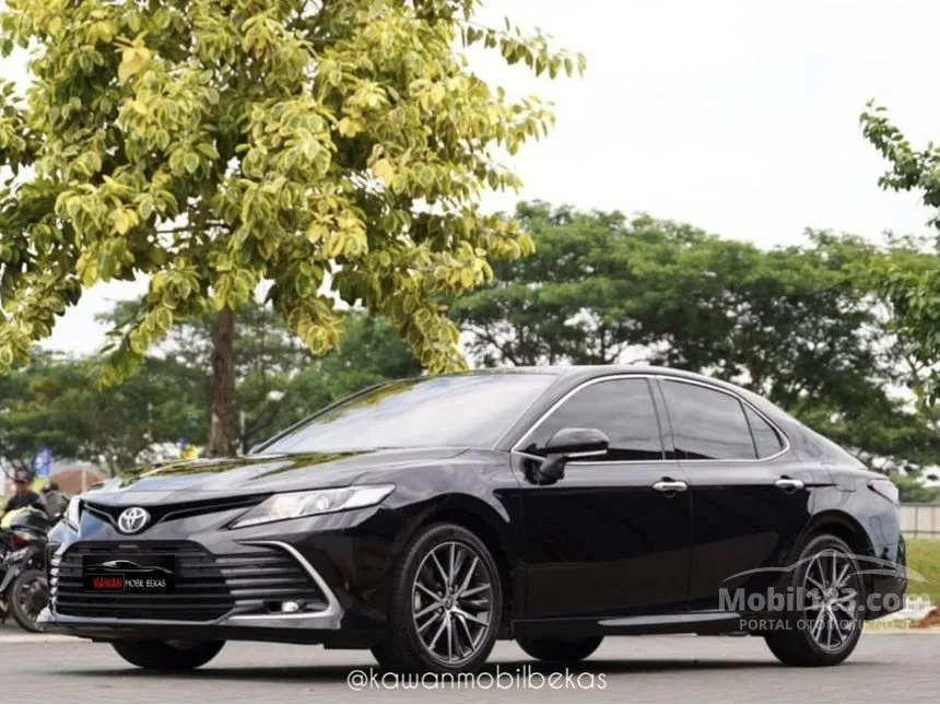 Jual Mobil Toyota Camry 2022 V 2.5 di Banten Automatic Sedan Hitam Rp 475.000.000