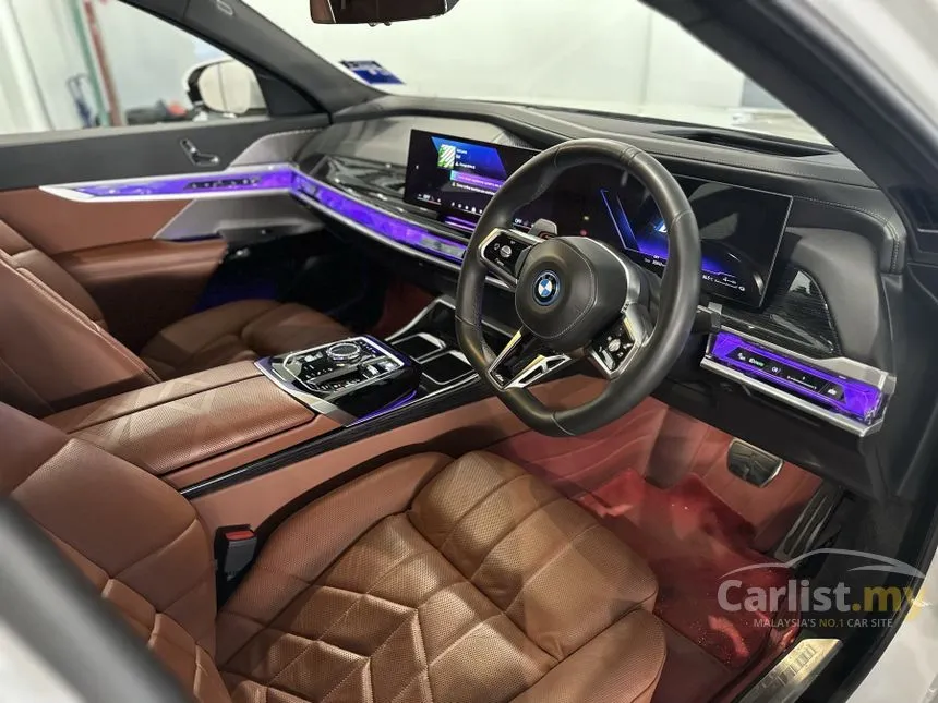 2023 BMW 750e xDrive Pure Excellence Sedan