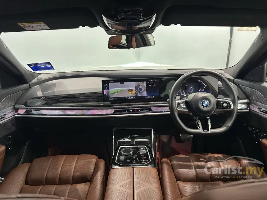 2023 BMW 750e xDrive Pure Excellence Sedan