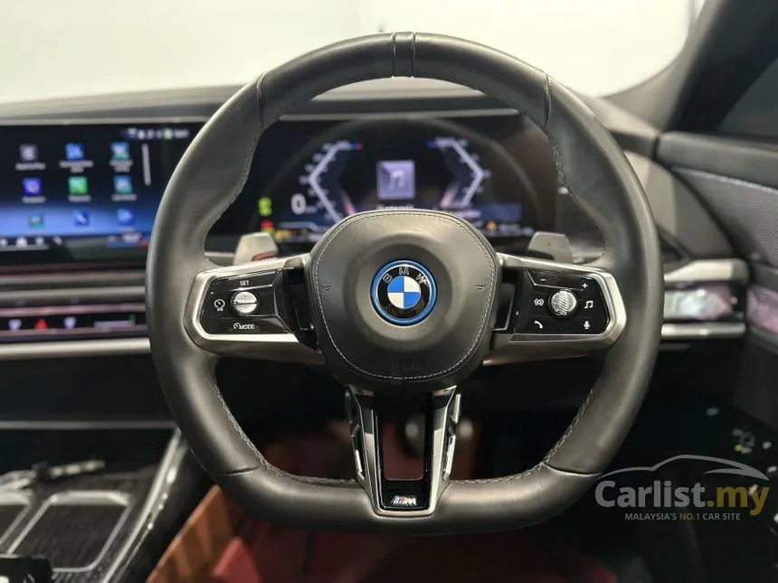 2023 BMW 750e xDrive Pure Excellence Sedan
