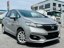 2017 Honda Jazz 1.5 Hybrid (A) FullServiceRecord / Original Car Paint / Push Strat Button / Paddle Shift / Reverse Camera / Cruise Control / 1OWN