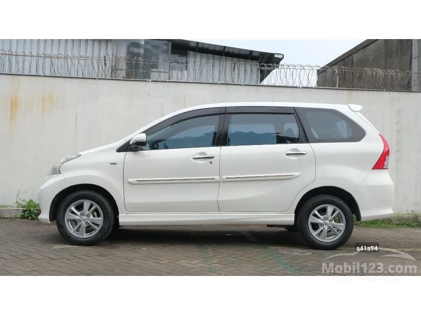 2013 Toyota Avanza Veloz MPV
