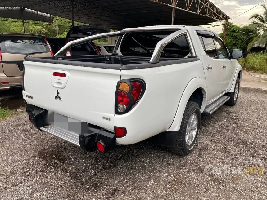 2011 Mitsubishi Triton Pickup Truck