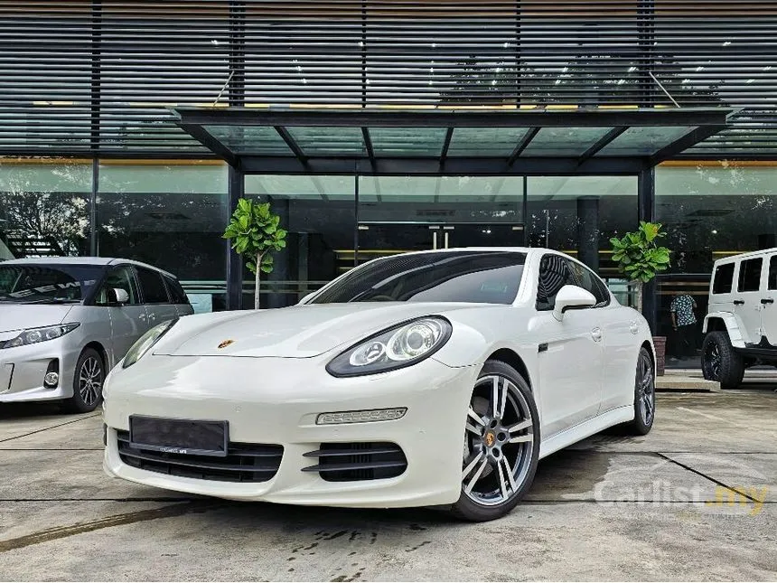 2015 Porsche Panamera S Hatchback