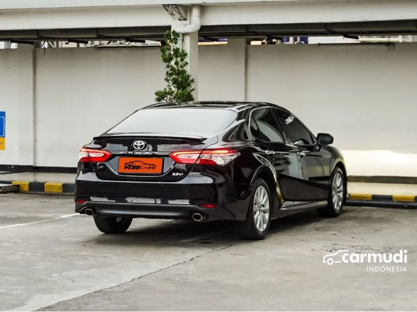 2020 Toyota Camry V Sedan