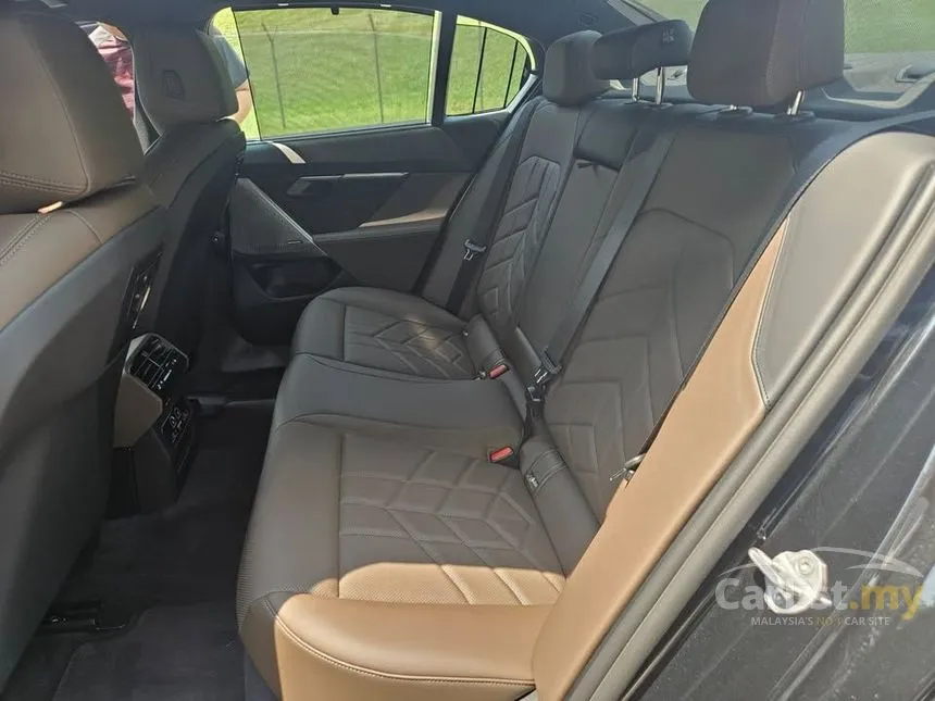 2025 BMW 520i M Sport Sedan