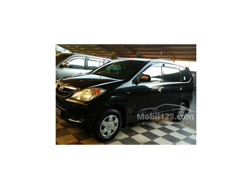 2011 Toyota Avanza E MPV