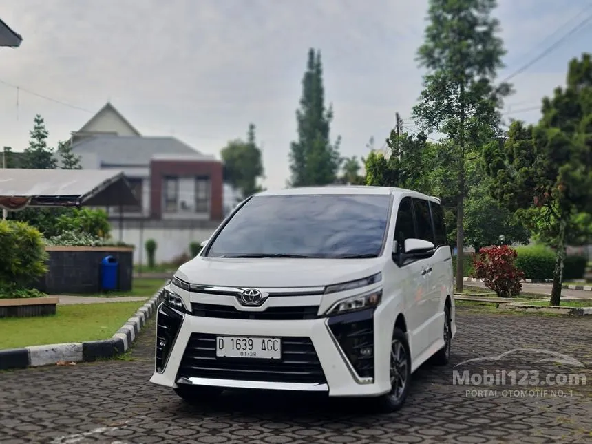 Jual Mobil Toyota Voxy 2017 2.0 di Jawa Barat Automatic Wagon Putih Rp 395.000.000