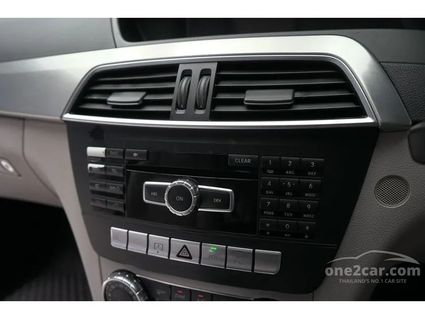 2012 Mercedes-Benz C200 Style Sedan