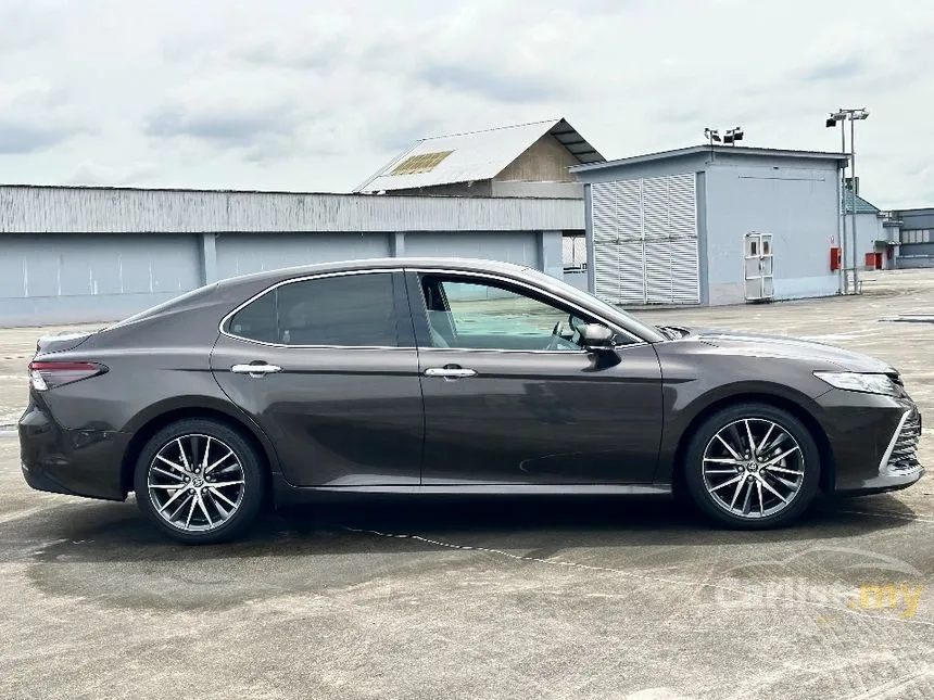 2023 Toyota Camry V Sedan