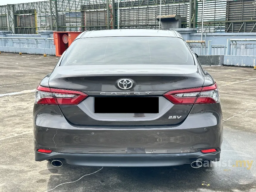 2023 Toyota Camry V Sedan