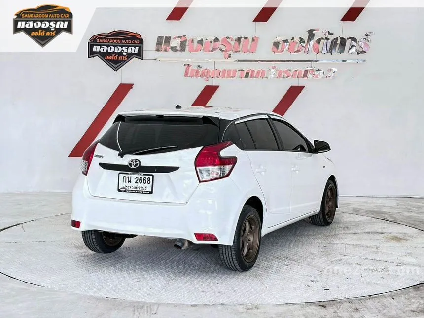 2014 Toyota YARIS J Hatchback