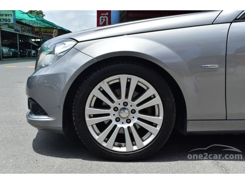 2012 Mercedes-Benz C200 Avantgarde BlueEFFICIENCY Sedan