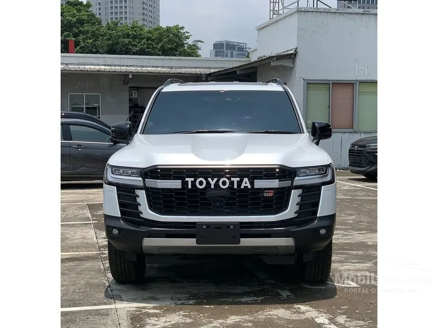 2026 Toyota Land Cruiser 300 GR-S (Premium Colour) SUV