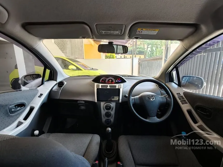2011 Toyota Yaris E Hatchback