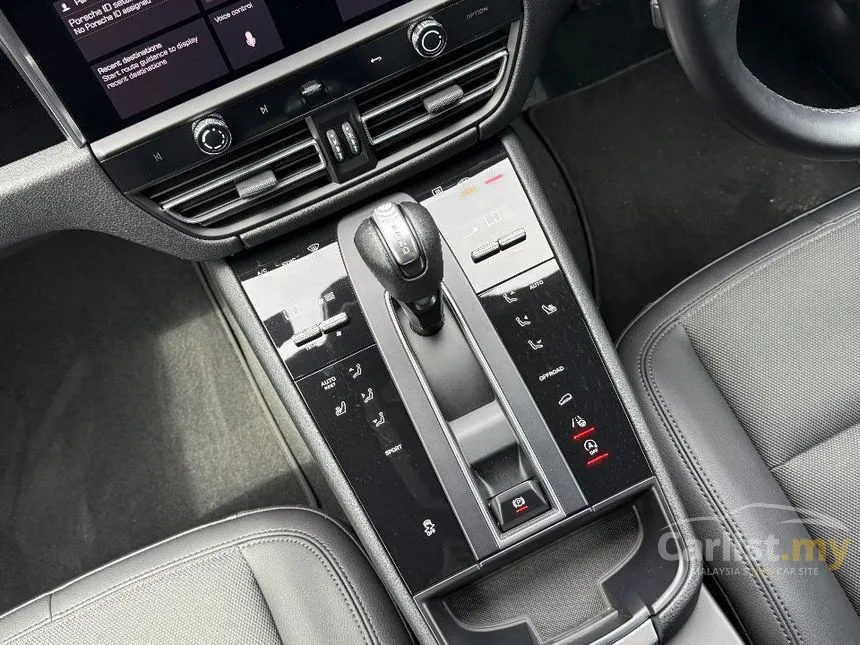 2022 Porsche Macan SUV