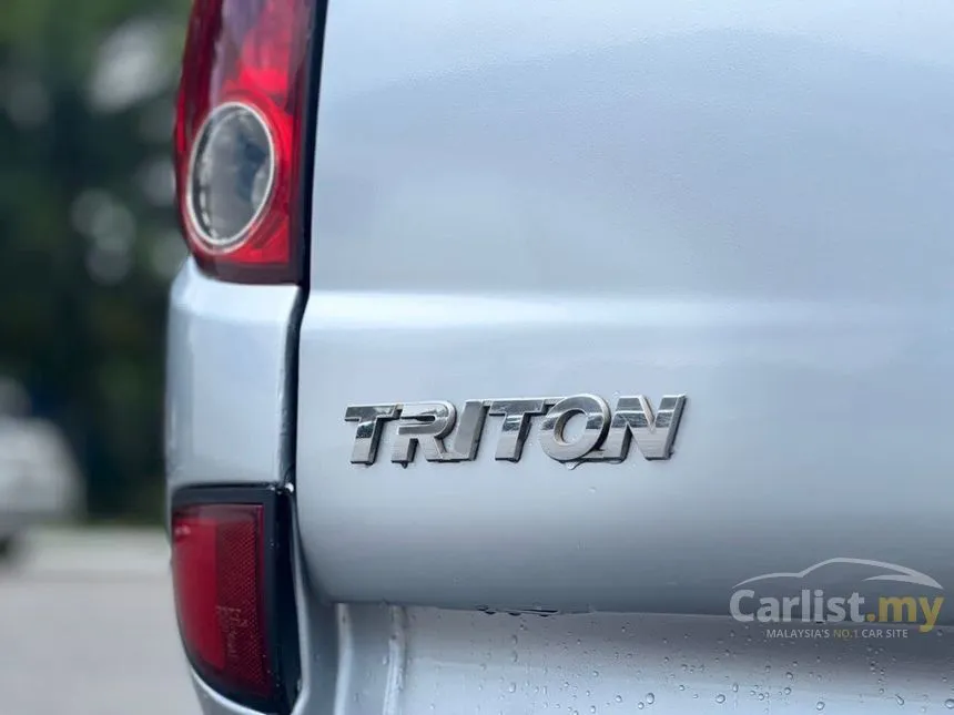 2014 Mitsubishi Triton Lite Dual Cab Pickup Truck