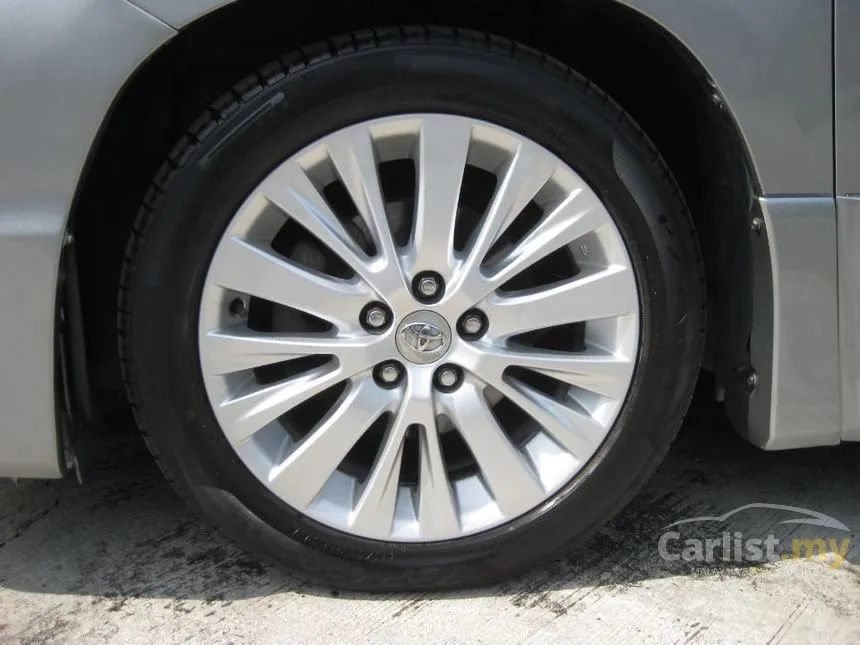 2012 Toyota Vellfire Z MPV