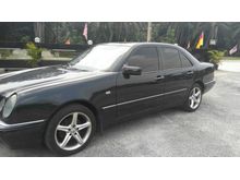 1999 Mercedes-Benz E240 2.4 Elegance Sedan