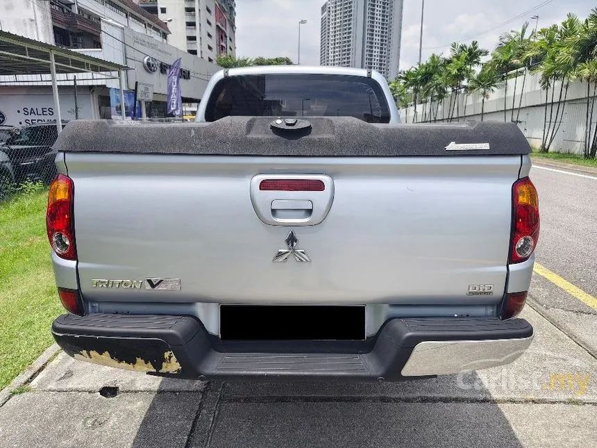 2012 Mitsubishi Triton VGT Dual Cab 4X4 Pickup