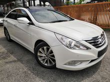 Hyundai Sonata 2.0 Executive Plus Sedan Facelift Sunroof Push Start Keyless Entry GPS Reverse Camera