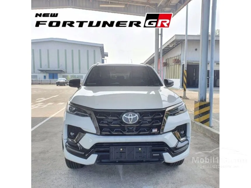 Jual Mobil Toyota Fortuner 2024 GR Sport 2.8 di Banten Automatic SUV Putih Rp 605.450.000