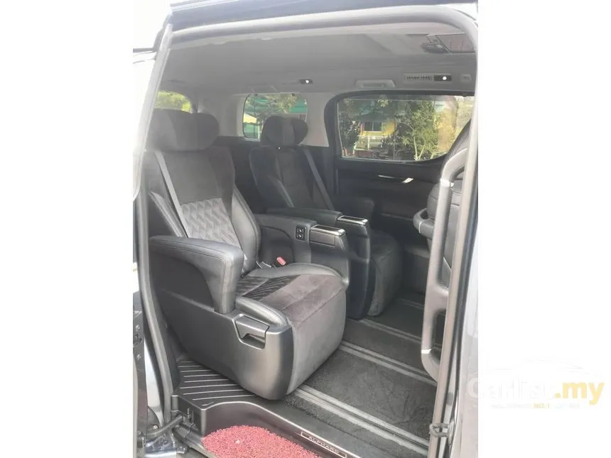 2015 Toyota Alphard SC MPV