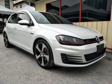 2014 Volkswagen Golf GTI 2.0 TURBO Hatchback
