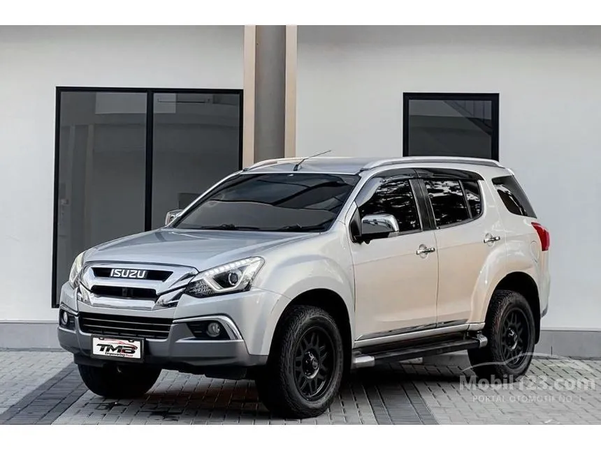 2018 Isuzu MU-X Premiere SUV