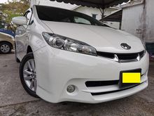 Toyota Wish 1.8 S PADDLE SHIFT PUSH START