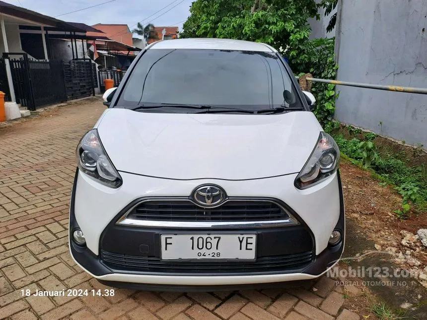 Jual Mobil Toyota Sienta 2017 V 1.5 di Jawa Barat Automatic MPV Putih Rp 168.000.000