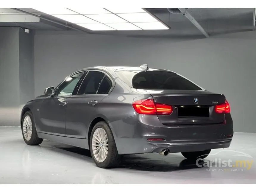 2018 BMW 318i Luxury Sedan