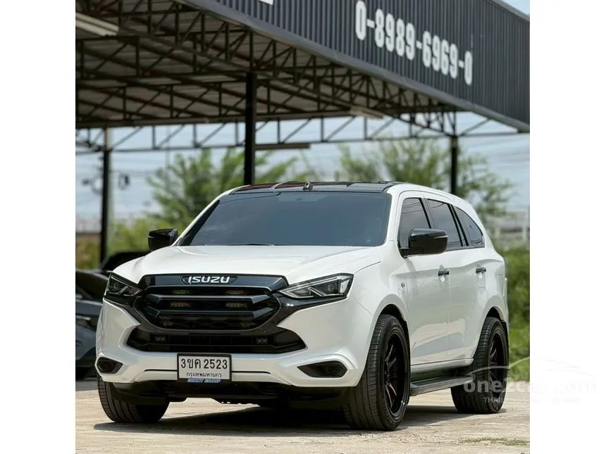 2022 Isuzu MU-X Active SUV