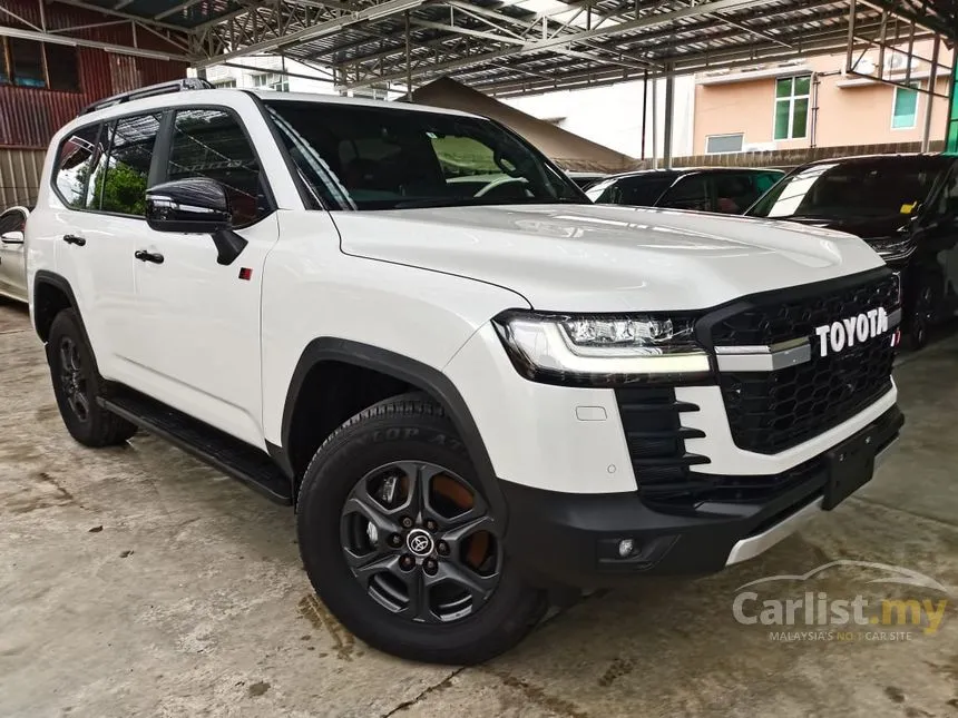 2021 Toyota Land Cruiser ZX SUV