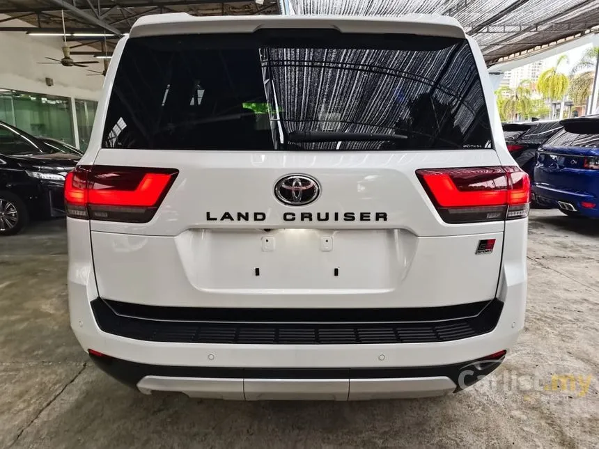 2021 Toyota Land Cruiser ZX SUV