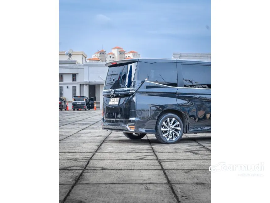 2023 Toyota Voxy (Premium Color) MPV